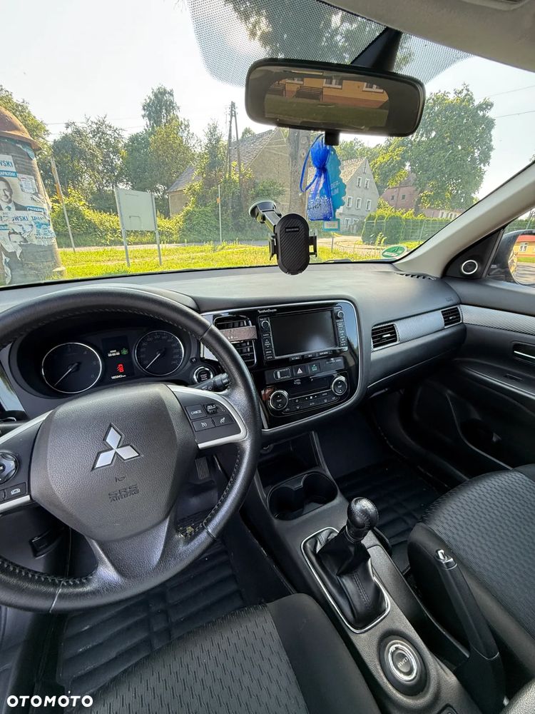 Mitsubishi Outlander 2.2 DID Instyle Navi - 9