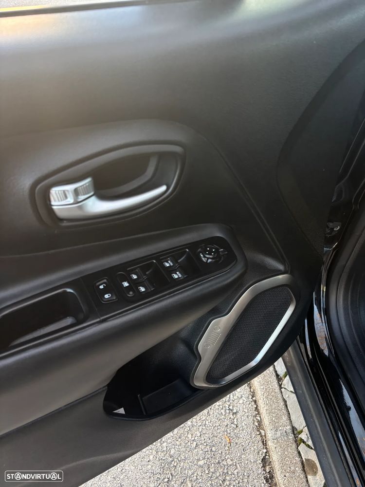 Jeep Renegade 1.6 MJD Limited - 30