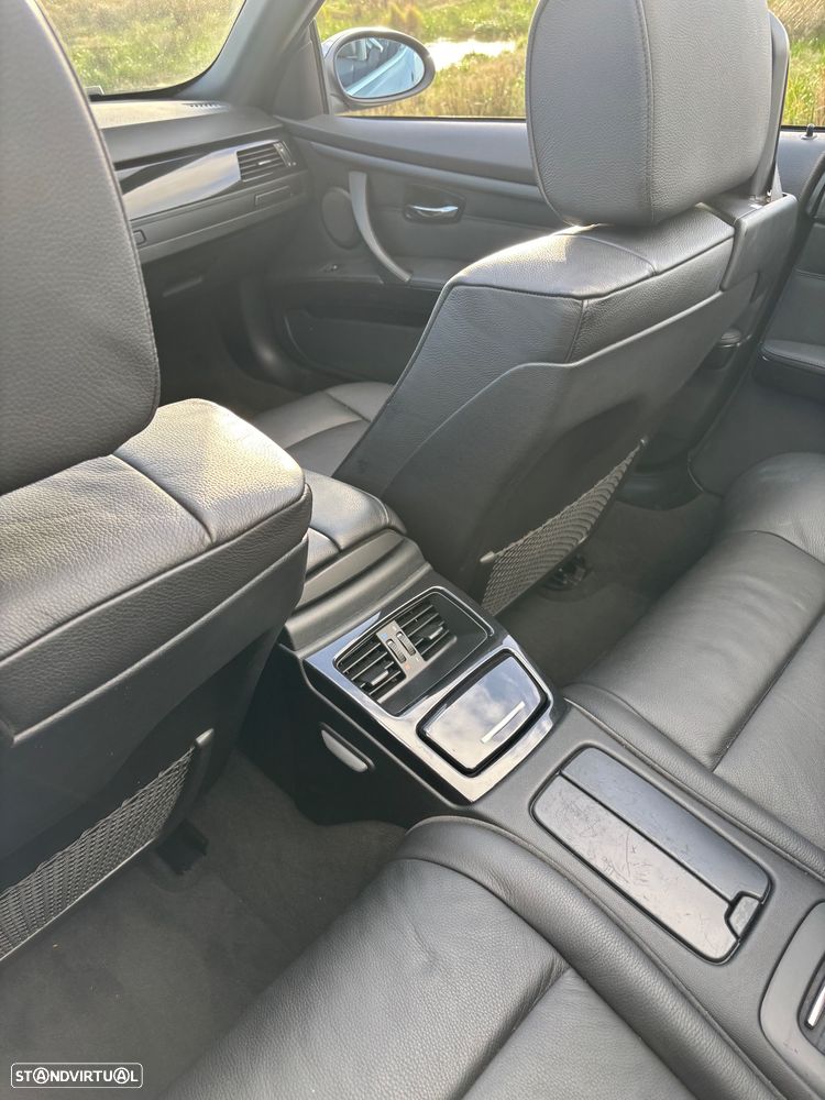 BMW 320 i Cabrio - 14