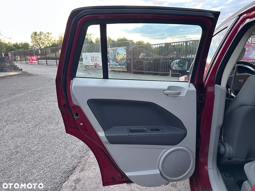 Dodge Caliber - 16