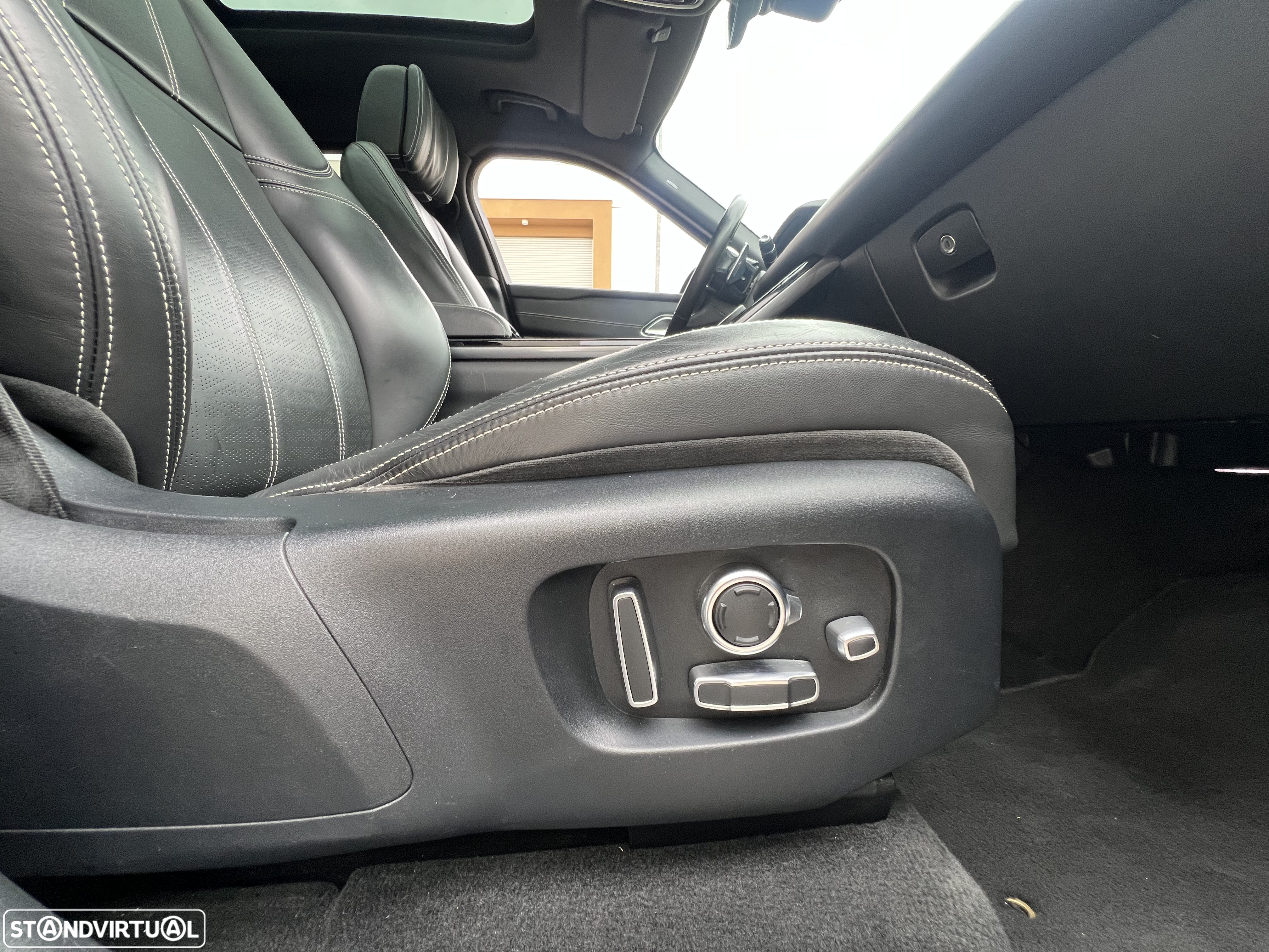 Land Rover Range Rover Velar 3.0 D R-Dynamic HSE - 24