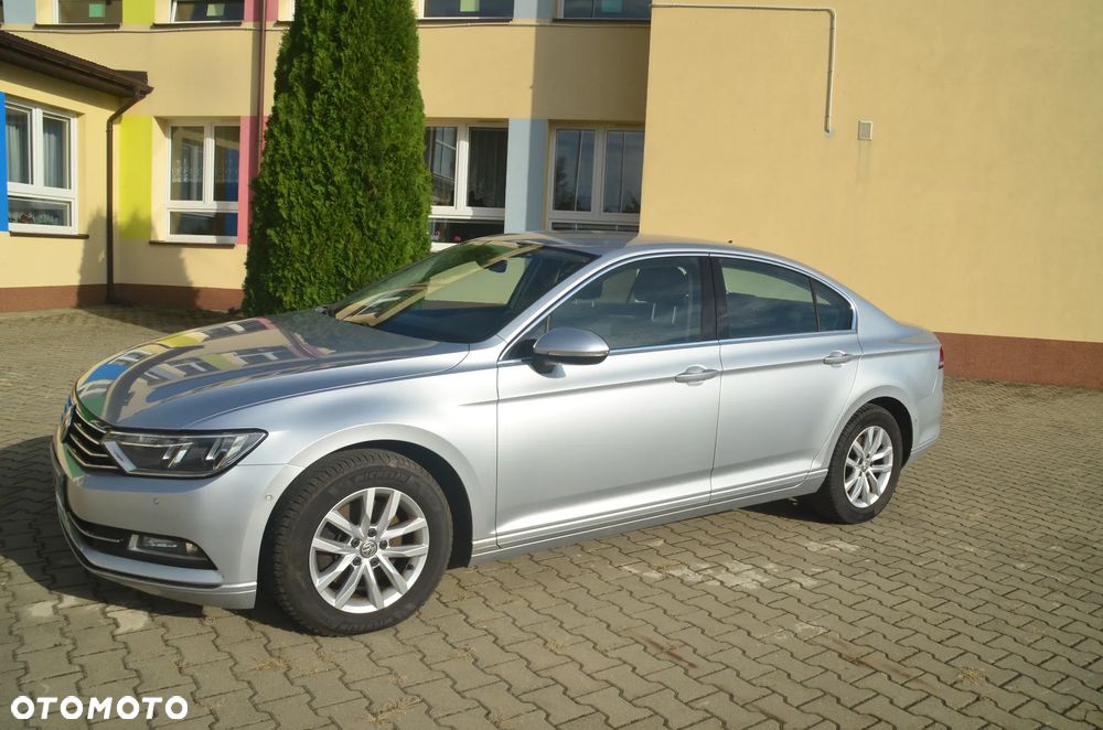 Volkswagen Passat - 2