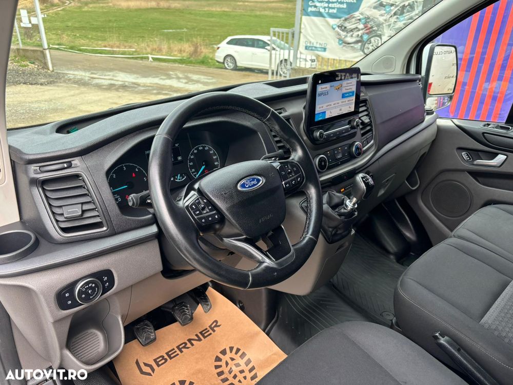 Ford TRANSIT CUSTOM - 12