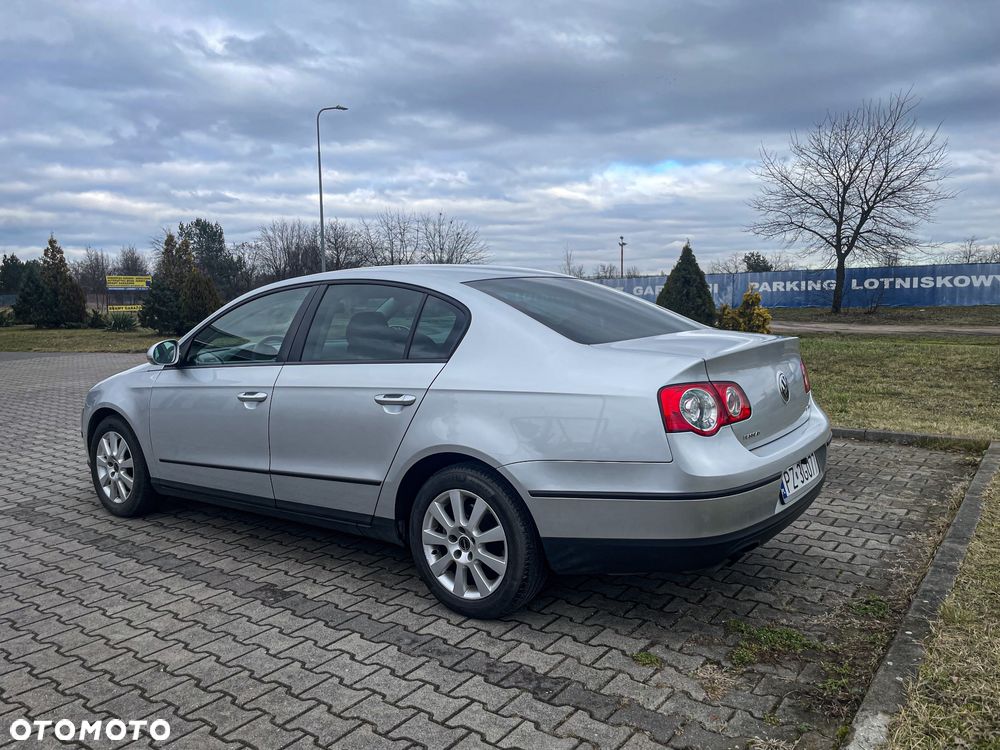 Volkswagen Passat 2.0 TDI Comfortline - 3