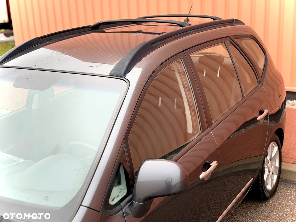 Kia Carens 2.0 EX - 23