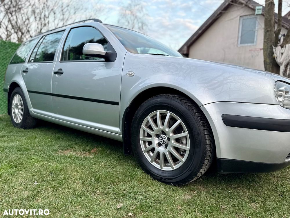 Volkswagen Golf 1.6 Comfortline - 32