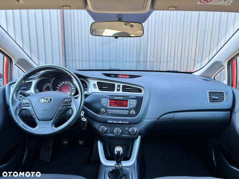 Kia Ceed 1.4 CVVT Dream-Team Edition - 14