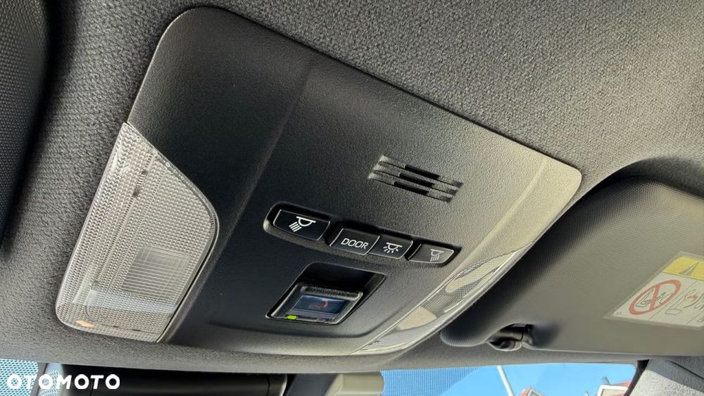 Toyota Corolla 2.0 Hybrid Executive - 16