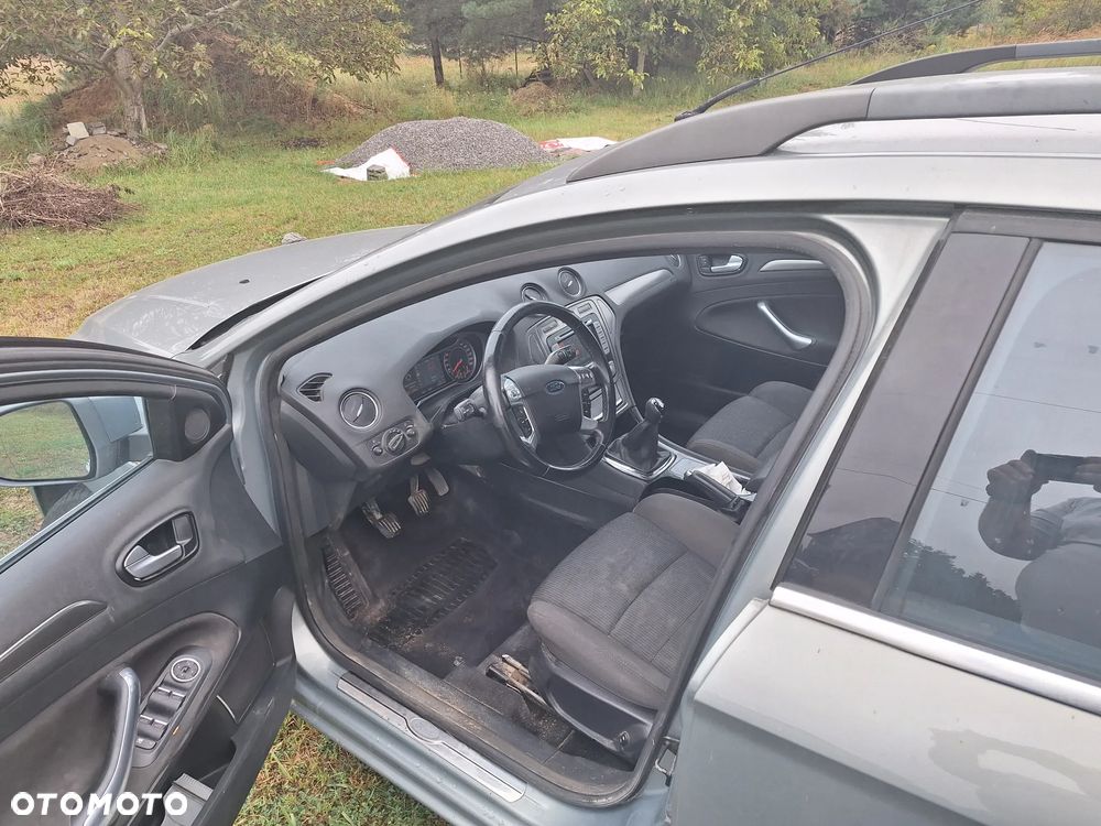 Ford Mondeo 2.0 Trend - 4