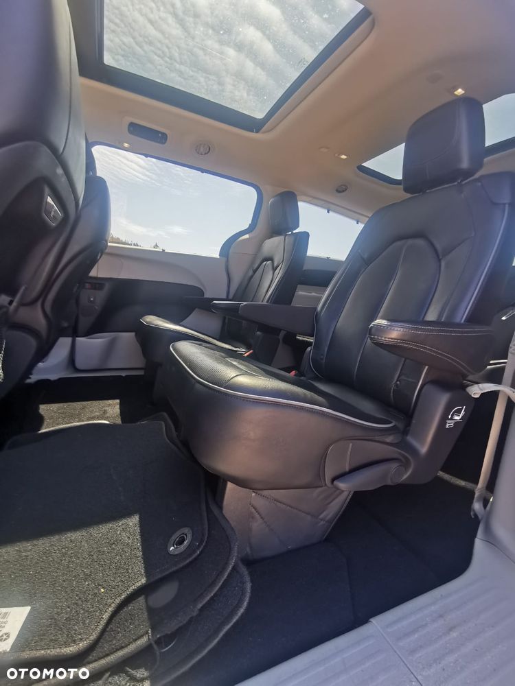 Chrysler Pacifica - 9
