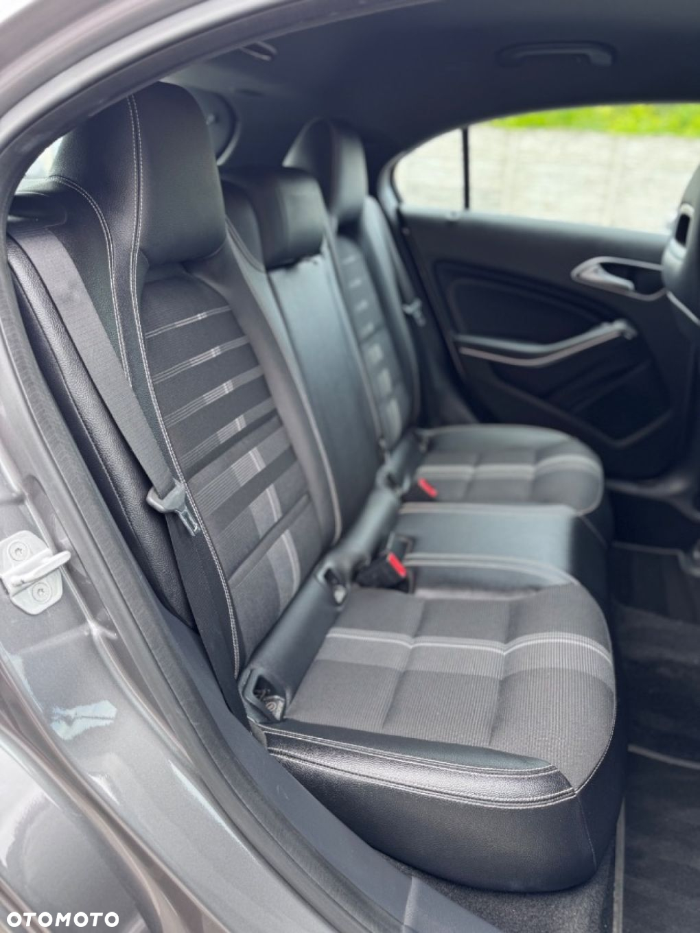 Mercedes-Benz Klasa A 180 CDI 7G-DCT AMG Line - 37
