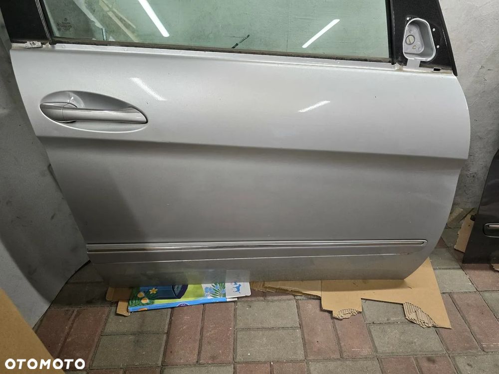 SPRZEDAM MERCEDES B KLASA W245 PRAWE PRZEDNIE DRZWI W KOLOR 761 W ORYGINALE DO MONTAŻU - 2