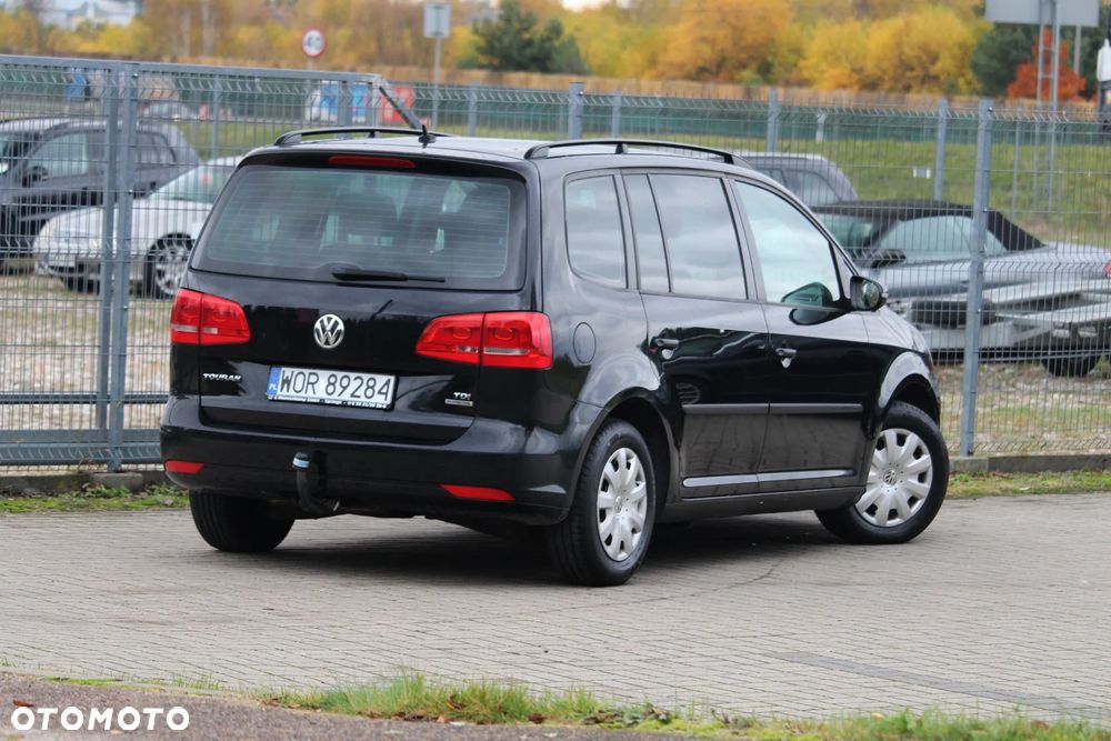 Volkswagen Touran - 10