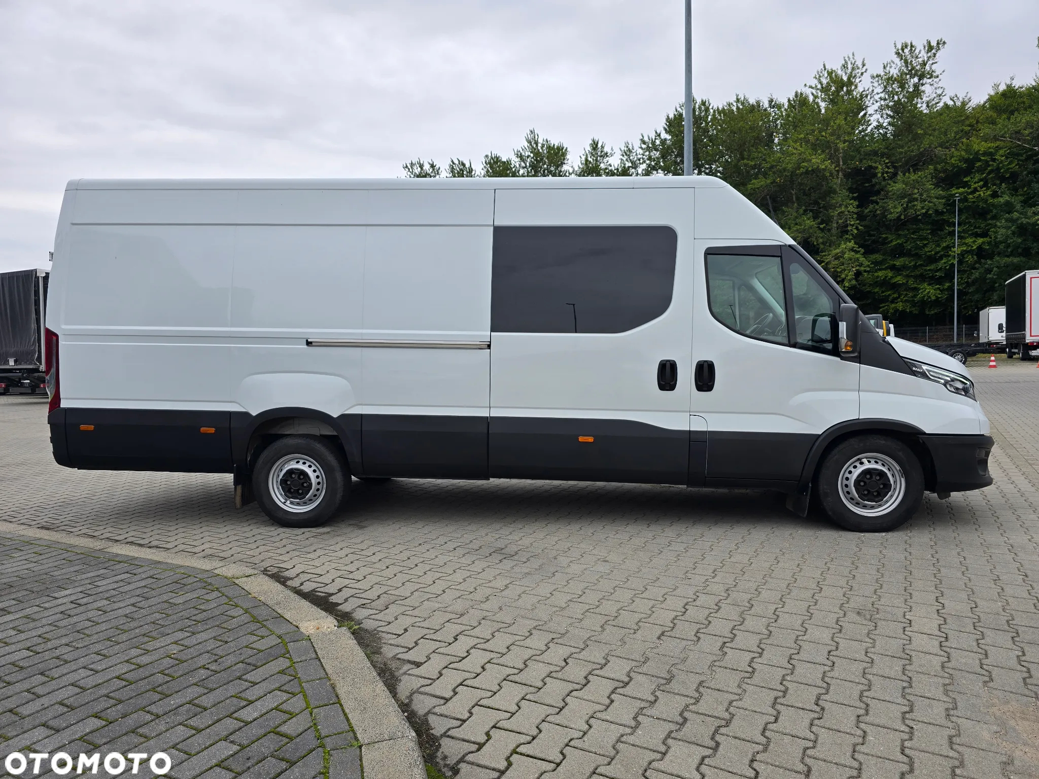 Iveco DAILY 35S18 BRYGADÓWKA - 4