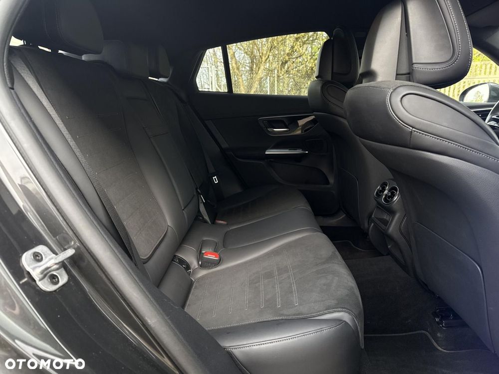 Mercedes-Benz GLC - 19