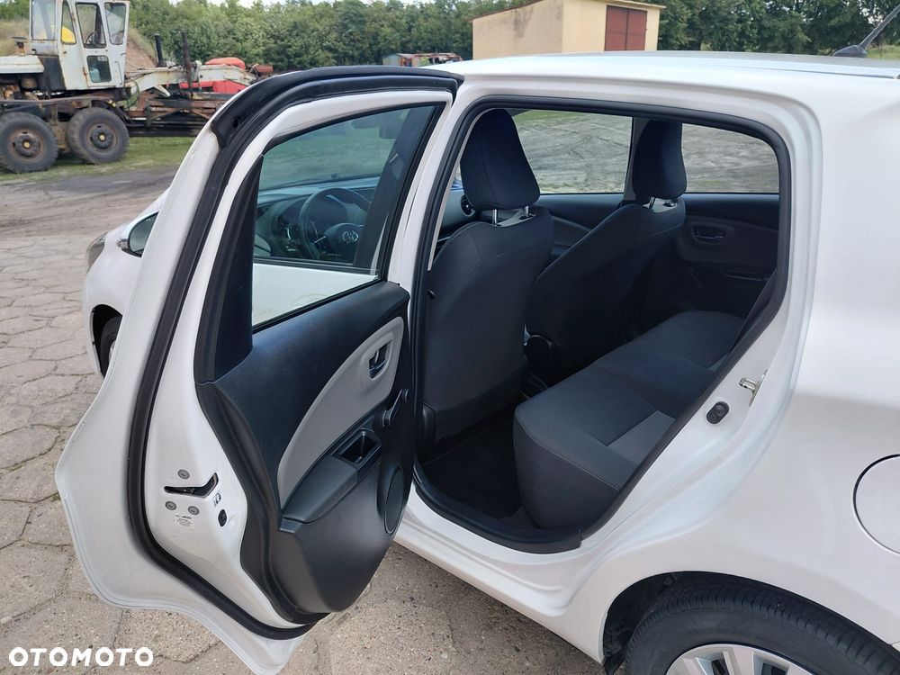 Toyota Yaris 1.0 VVT-i - 10