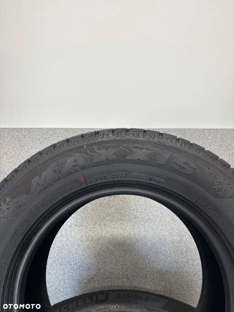 1 OPONA ZIMOWA MAXXIS 215/65/15C 104/102T 6PR.,M+S, VAN SMART SNOW W12 - 7