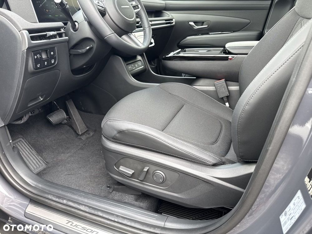 Hyundai Tucson 1.6 T-GDi HEV Executive 2WD - 12
