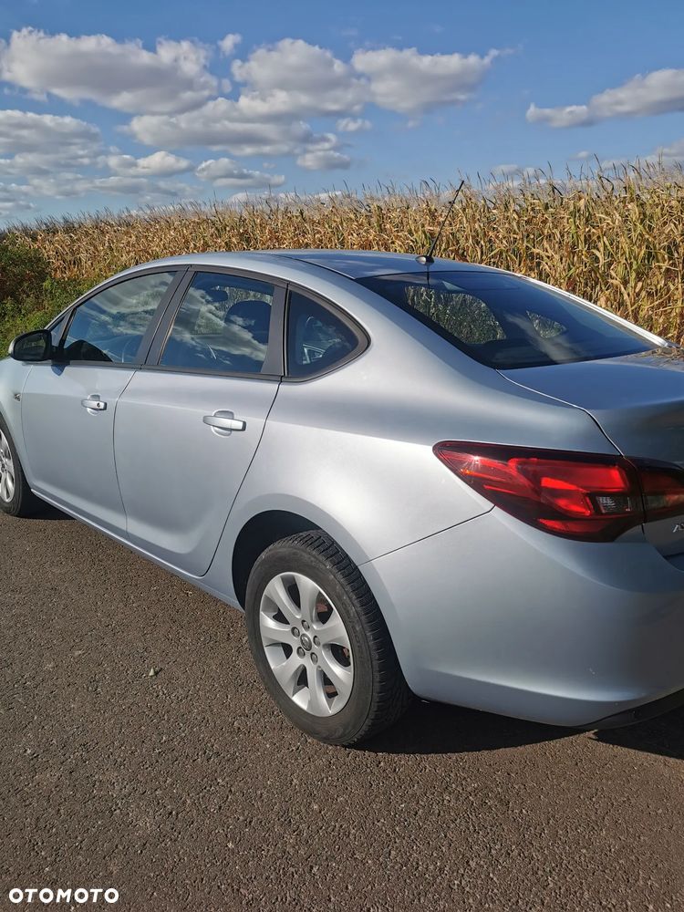 Opel Astra 1.6 Business EU6 - 14