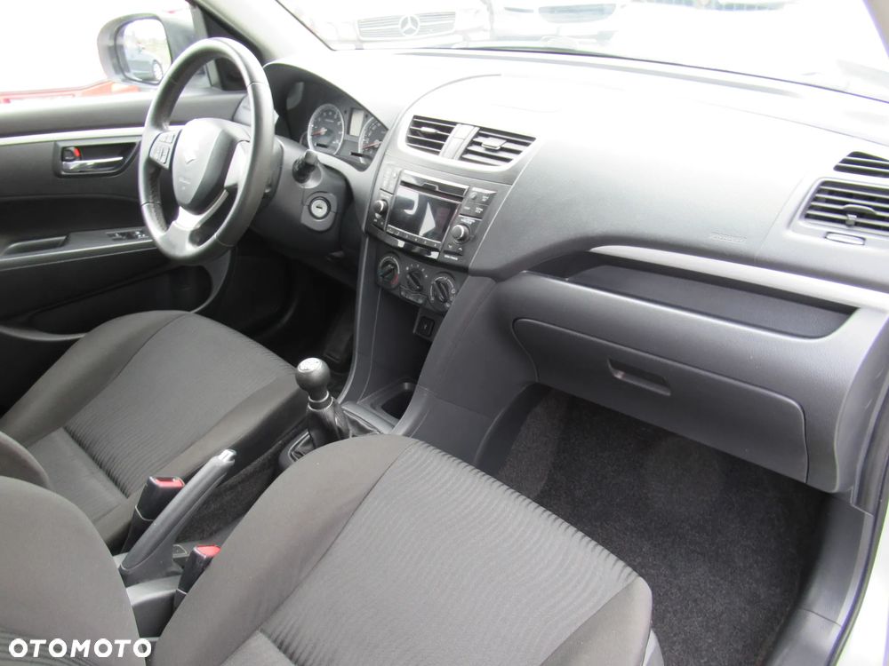 Suzuki Swift - 8