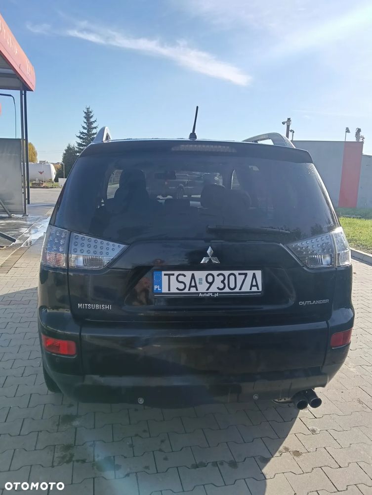 Mitsubishi Outlander 2.0 DID Instyle - 3