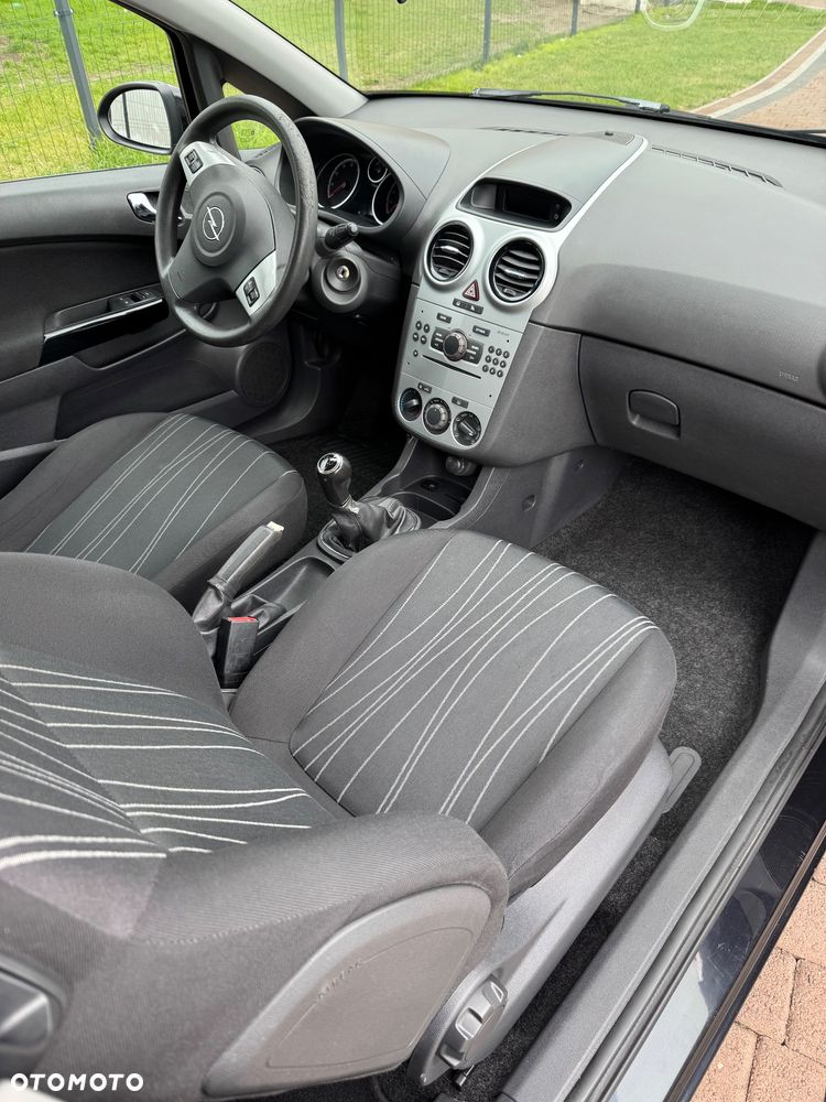 Opel Corsa 1.2 16V Cosmo - 10