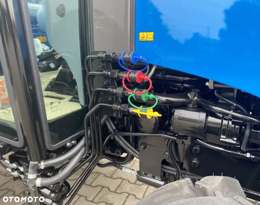 LS Traktor MT3.50 Boomer New Holland Biegi pełzające , klimatyzacja , joystick , 4 pary hydrauliczne - 23