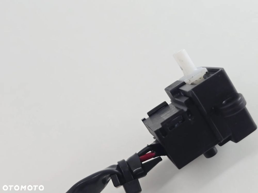 CZUJNIK   TRIUMPH SCRAMBLER 400 SPEED - 7