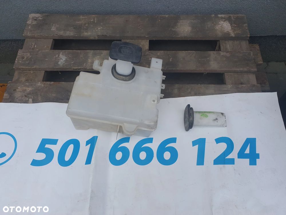 Maxity, Cabstar zbiorniczek spryskiwaczy