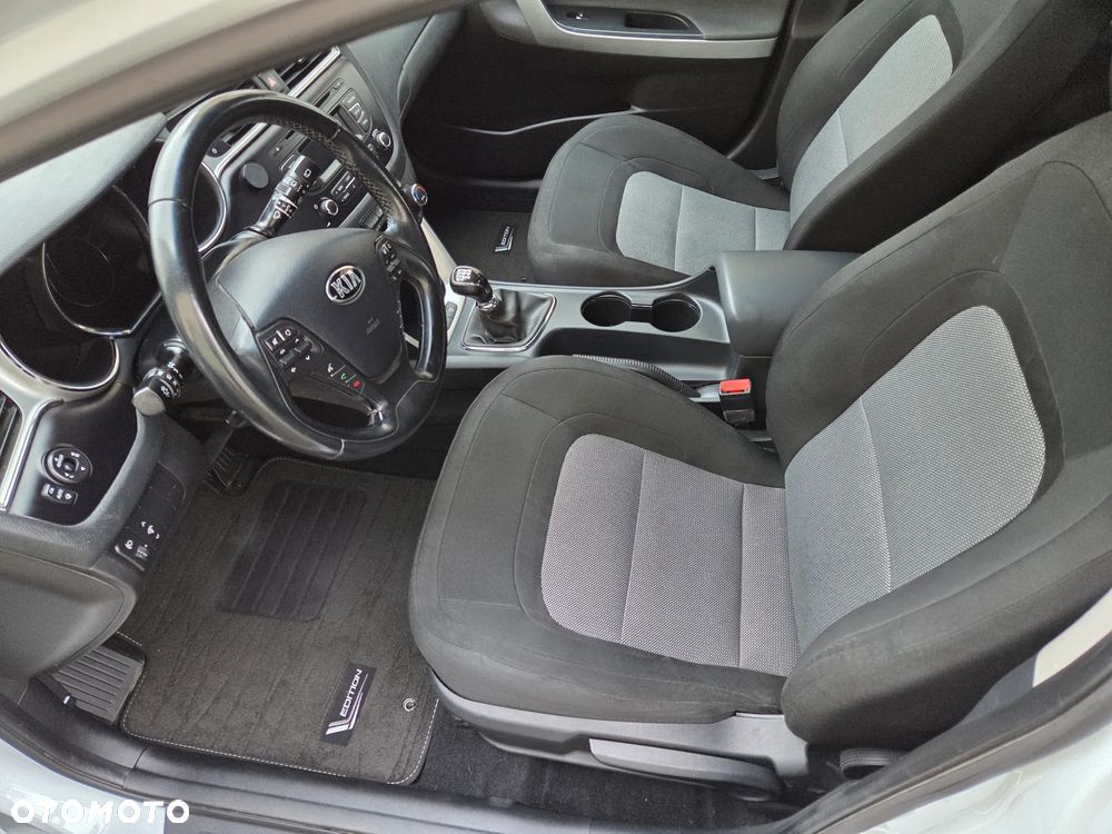 Kia Ceed 1.6 GDI Dream Team Edition - 15