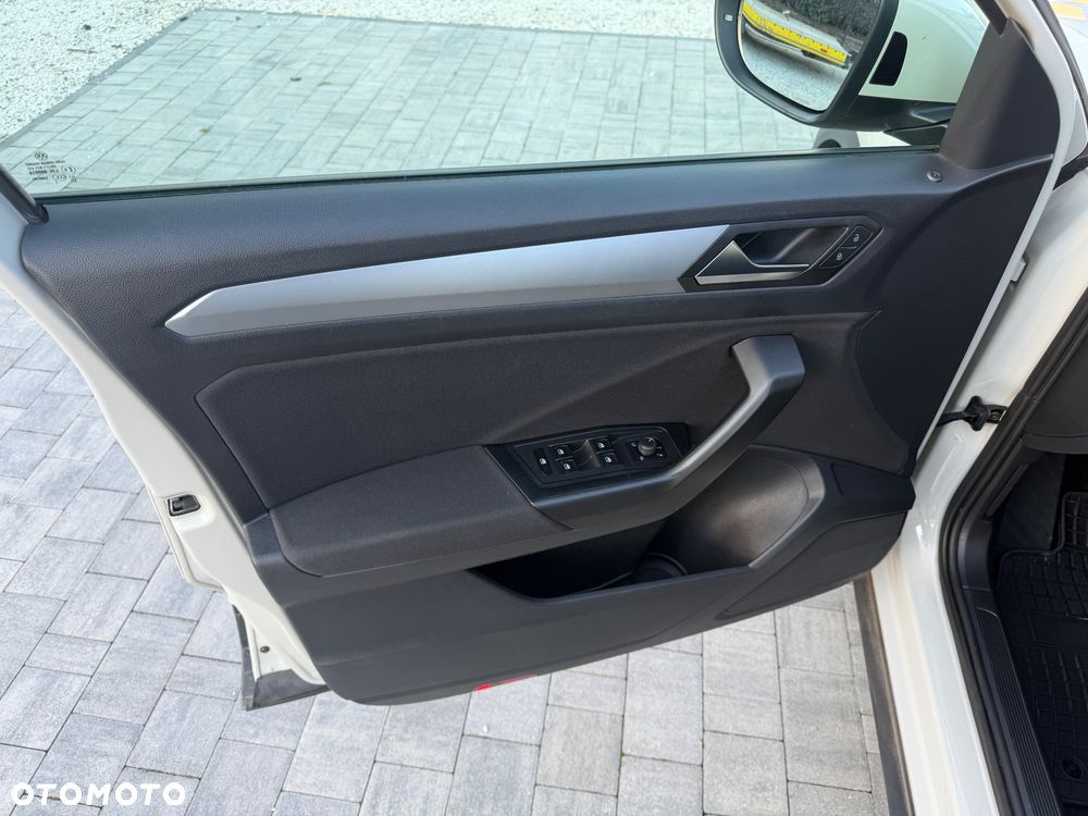 Volkswagen T-Roc 1.5 TSI Life - 12