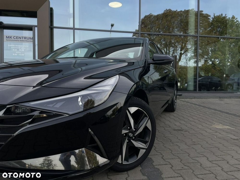 Hyundai Elantra - 3