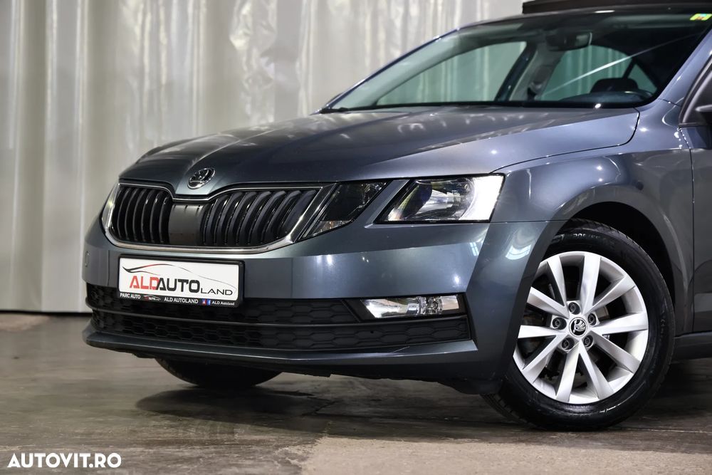 Skoda Octavia 1.6 TDI DSG Ambition - 28