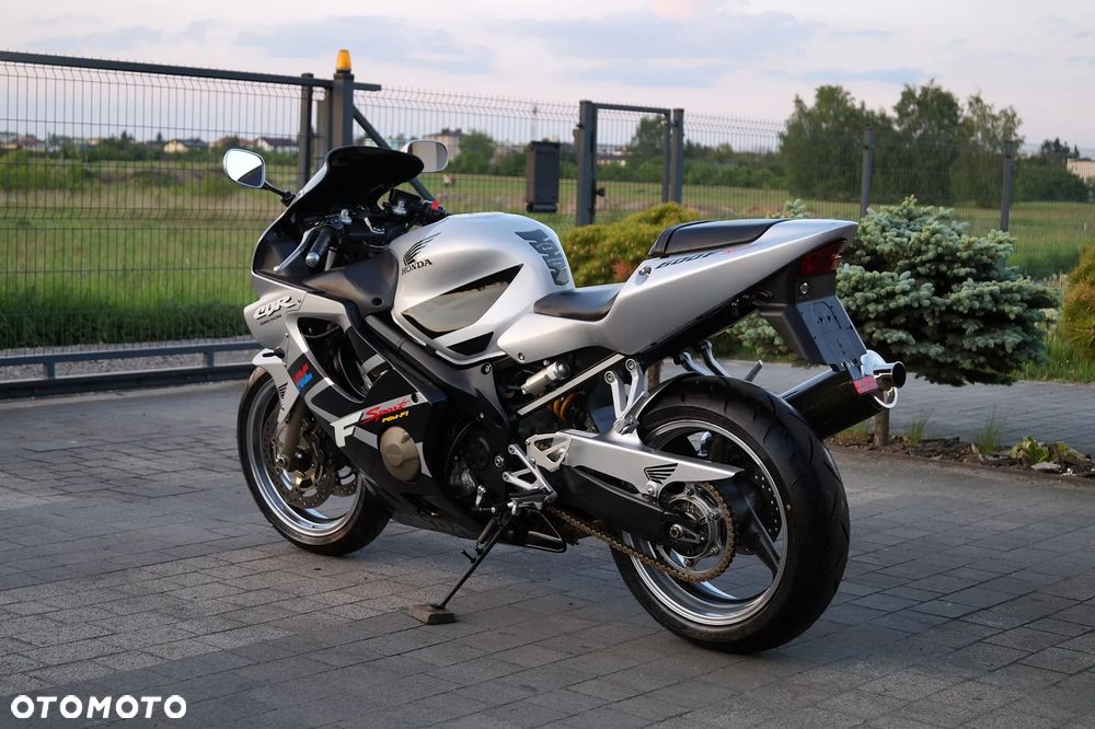 Honda CBR - 8