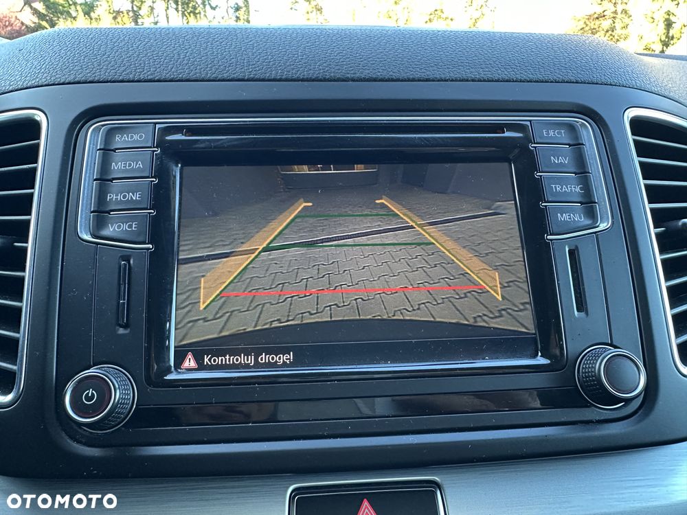 Volkswagen Sharan 2.0 TDI 4MOTION Highline - 23