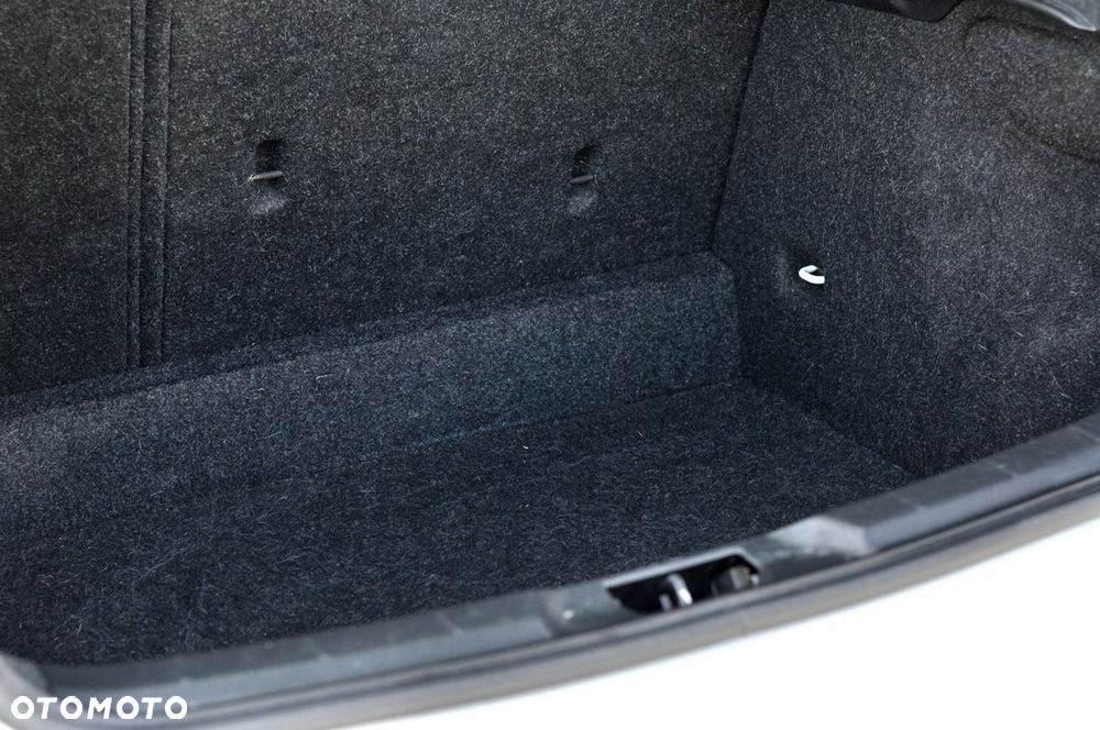 Volvo V40 D2 Momentum - 33