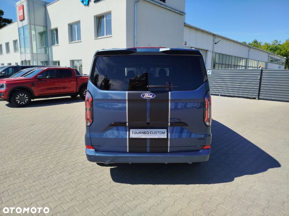 Ford Tourneo Custom - 6