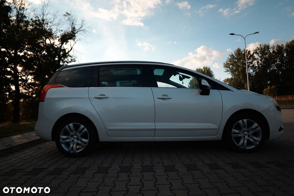 Peugeot 5008 2.0 HDi Premium + - 17