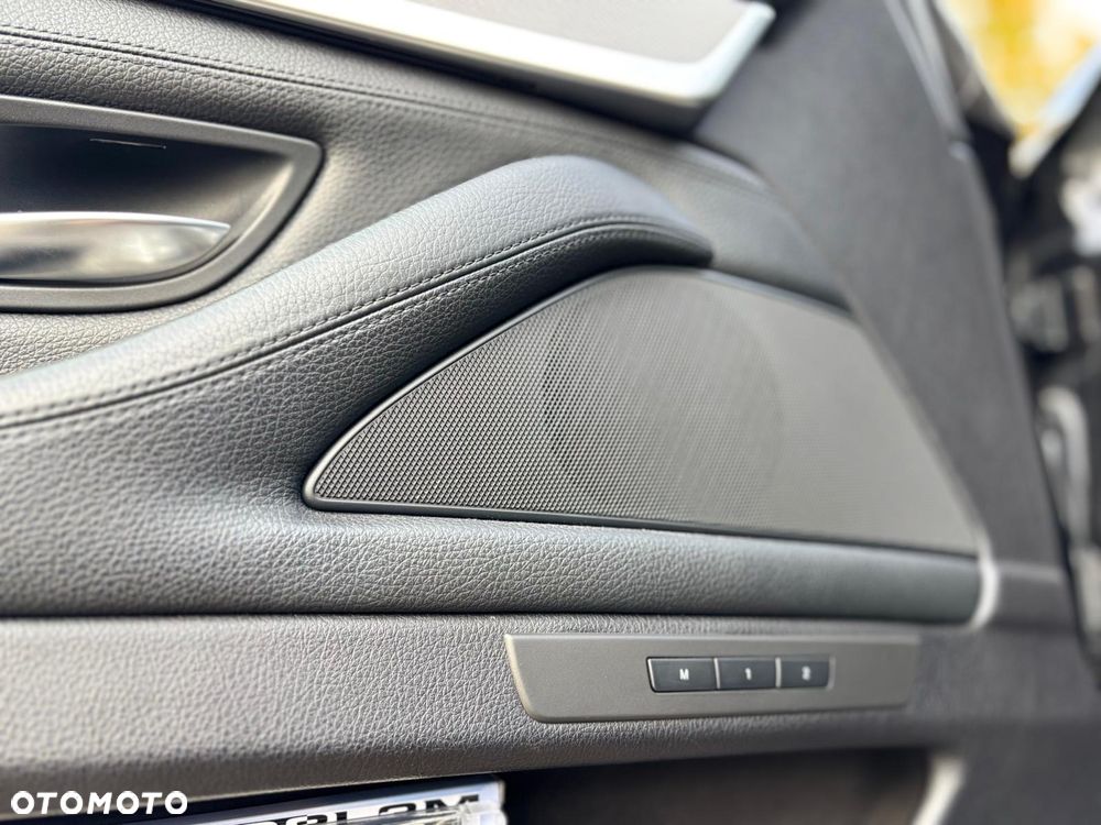 BMW Seria 5 535i - 23