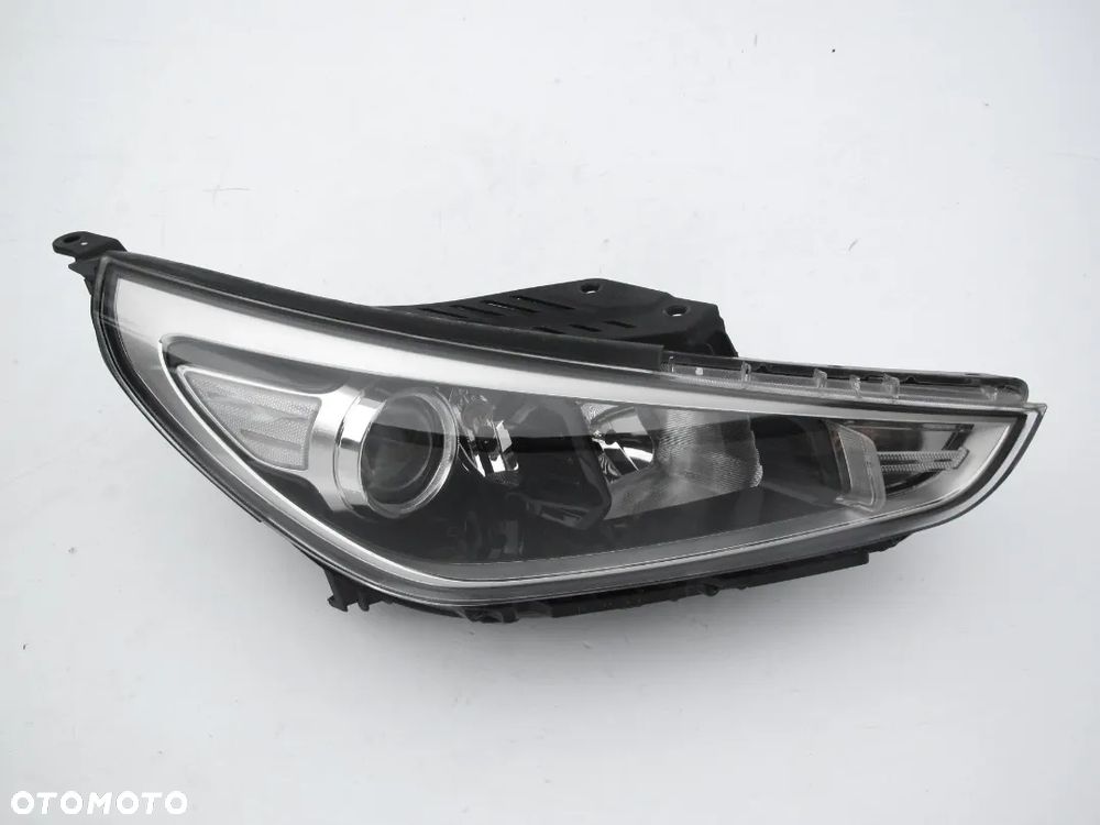 HYUNDAI i30 2017 2018 2019 Reflektor 10 PIN OE - 1