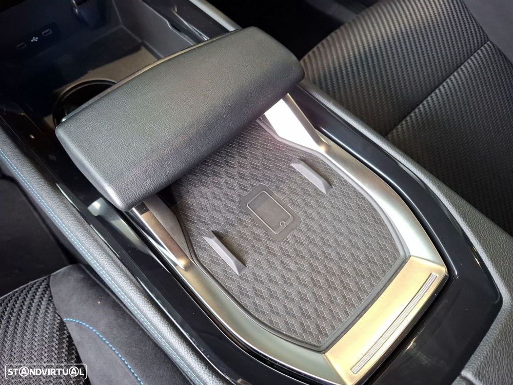 Renault Austral 1.2 E-Tech Iconic Espirit - 24