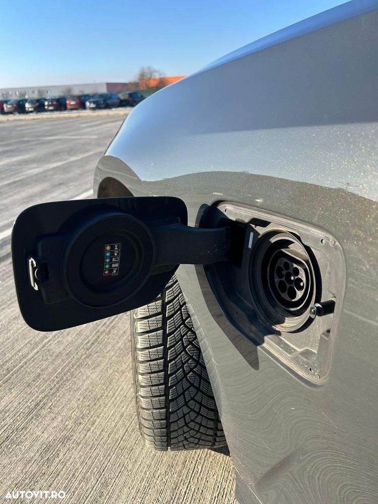 BMW Seria 3 330e Aut. Luxury Line - 16