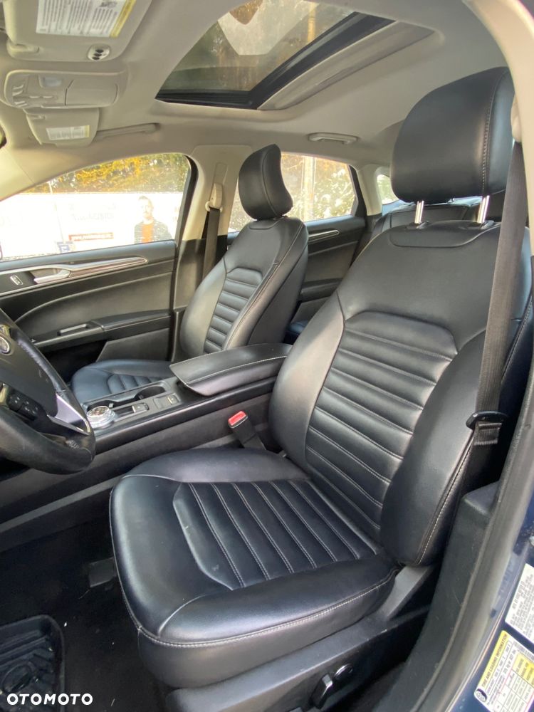 Ford Fusion - 10