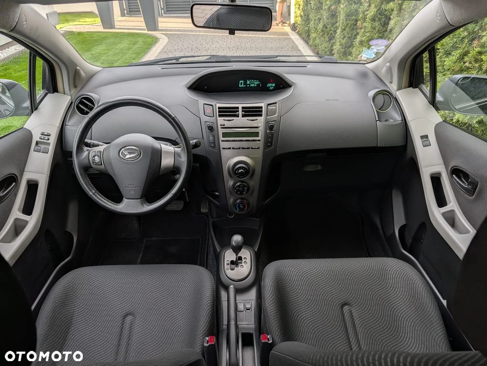 Toyota Yaris - 33