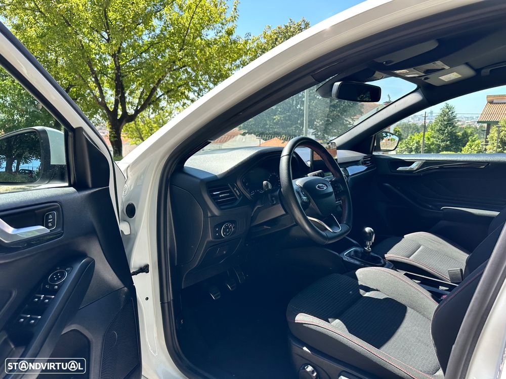 Ford Focus 1.0 EcoBoost S&S ST-LINE - 20