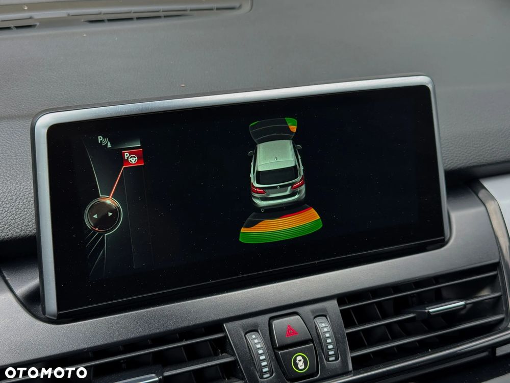BMW Seria 2 218d Sport-Aut Luxury Line - 32