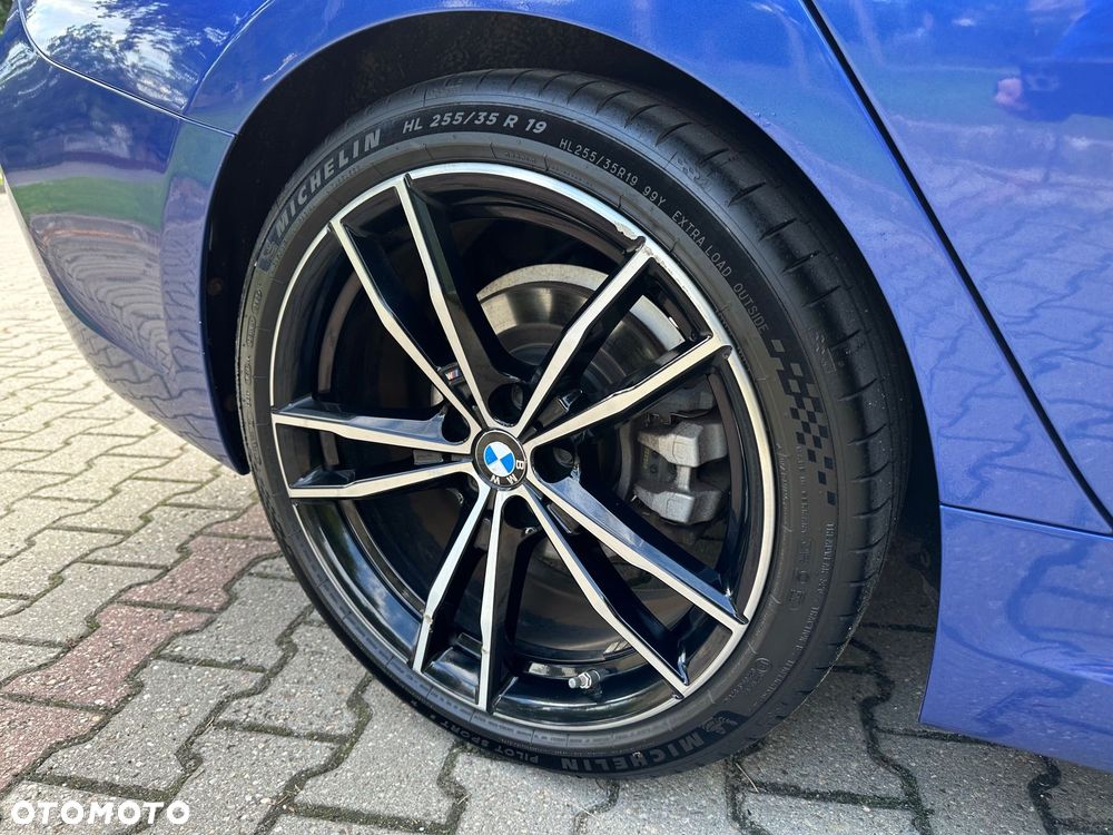 BMW Seria 3 320d xDrive M Sport Shadow sport - 13