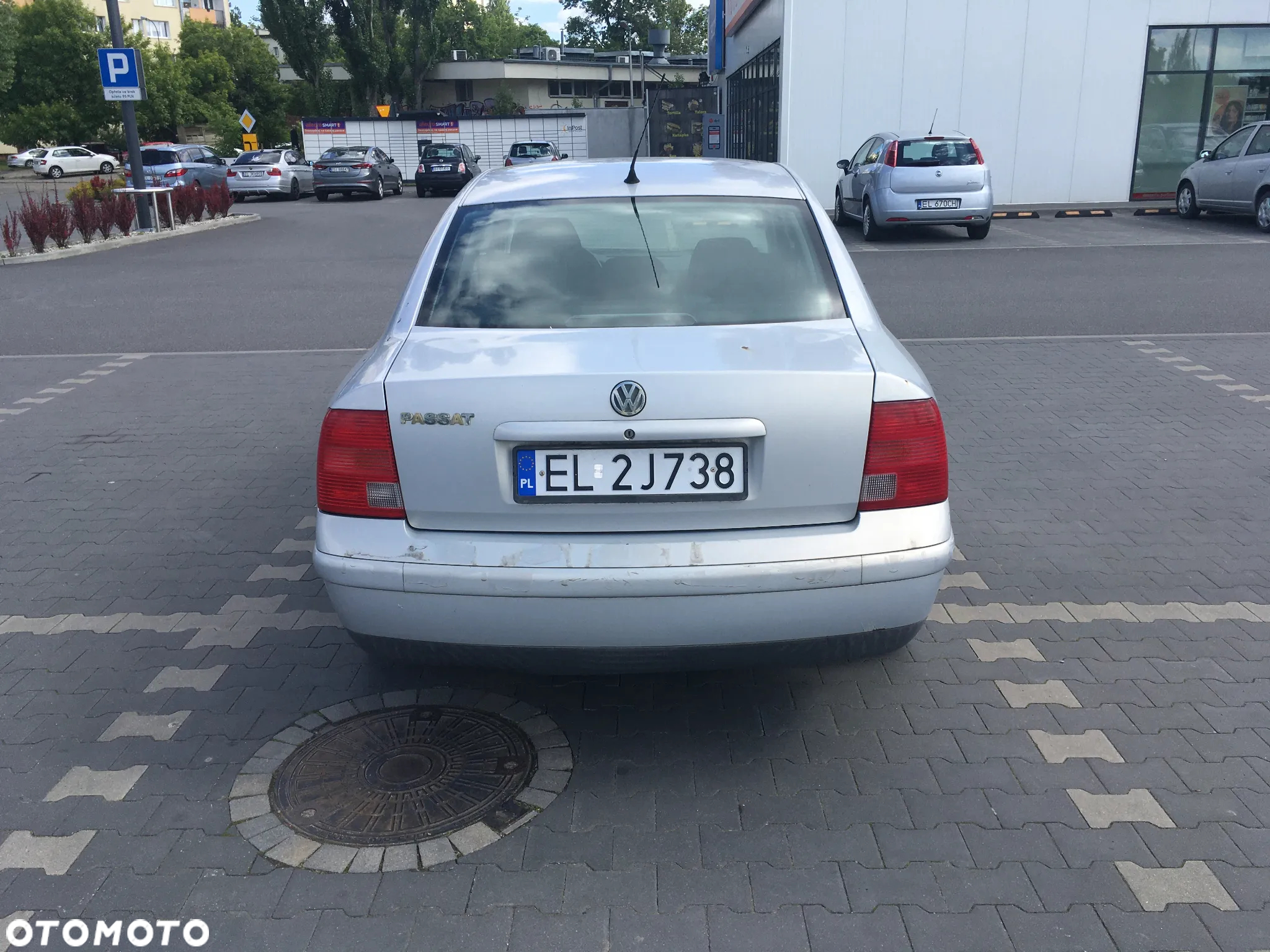 Volkswagen Passat 1.6 - 4