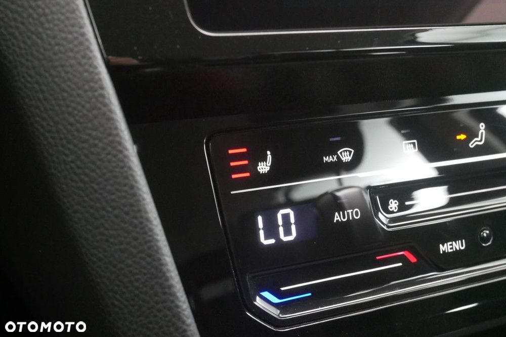 Volkswagen Passat Variant 2.0 TSI Business DSG - 22