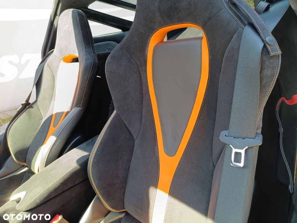 McLaren 720S Coupe - 21